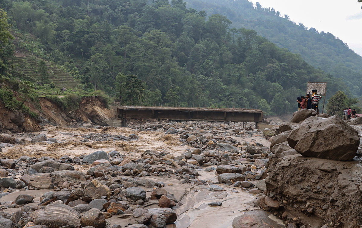 तीन जिल्लाको क्षति ६ तस्बिरमा